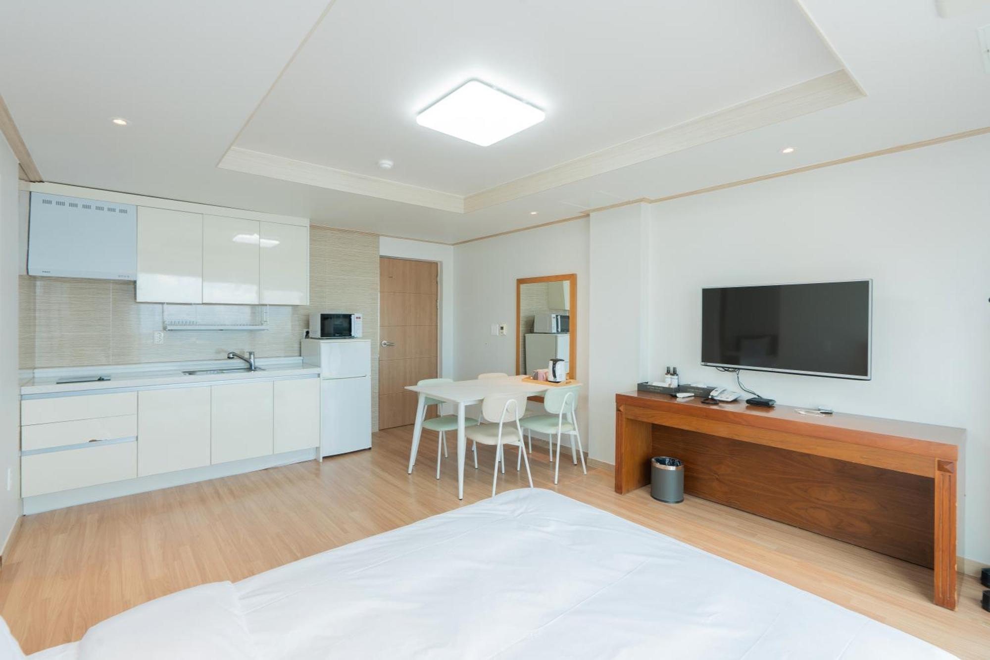 Ocean Palade Hotel Чеджудо Экстерьер фото